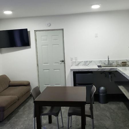 Casa Aura - King Suite With Kitchen And Balcony - 1St Floor 이슬라무헤레스 외부 사진